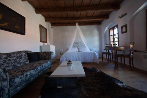 Dolni Vestonice House | Vestonicka Moruse
