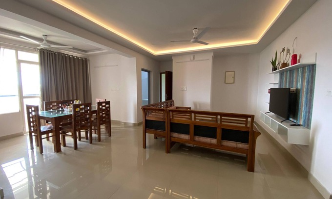 Kumbalam Hotel | Veu Ragamalika Apartment with Fully Equipped Kitchen, Balcony & Caretaker