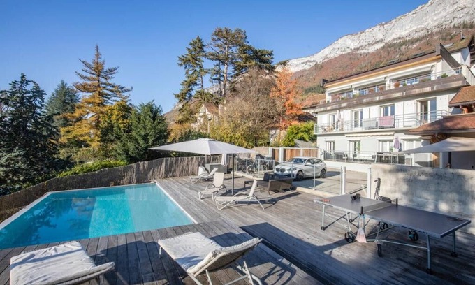 Veyrier-du-Lac Apartment | VEYRIER centre - Pool and View, Apt contemporain