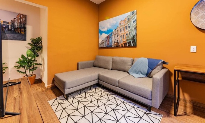 Santa Maria la Ribera Apartment | VH | Amazing Location | Gem Sta. María la Ribera | Comfortable 1BR Apt +...