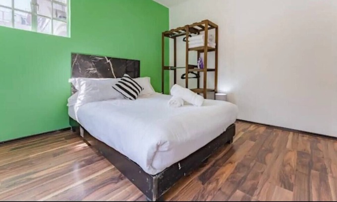 Santa Maria la Ribera Apartment | VH | Comfort in Santa María la Ribera | Charming Loft | Patio + Laundry...