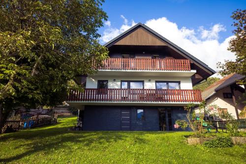 Dovje Apartment | Via Alpina Apartments with sauna