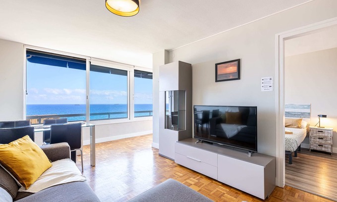 Tarragona Apartment | Via Augusta by Unik Tarragona