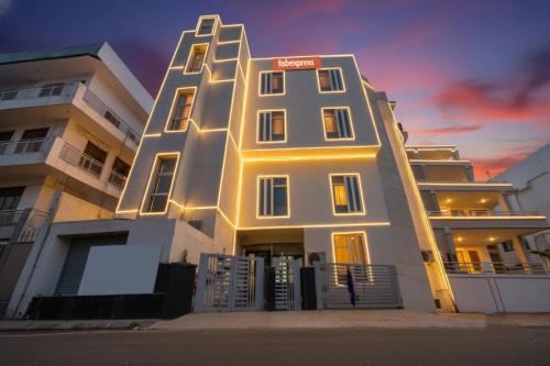 Malviya Nagar Hotel | Via Premium Room I