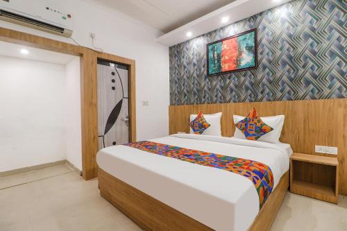 Mahipalpur Hotel | Via Rainbow Villa - Nr IGI Airport New Delhi