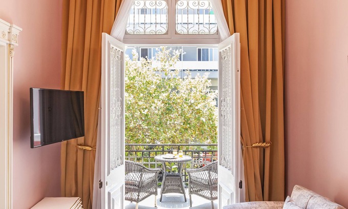 Rhodes House | Via Villa Iliotti