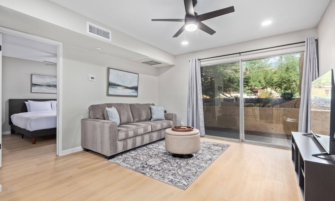 Village Grove Condo | Vibrant 1 bedroom Condo In Scottsdale