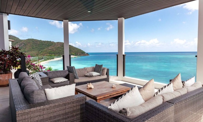 Fryes Beach Hotel | Vibrant Beachside Retreat Near Ffryes Beach with Breathtaking Sunsets Daily