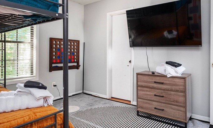Snellville Apartment | Vibrant Family Retreat~Sleeps 8~2 Kings~ Game Room
