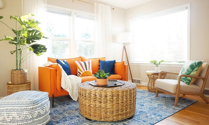 Cedar Rapids House | Vibrant Getaway! 2 Baths + Walk in Shower, Great Amenities & Value