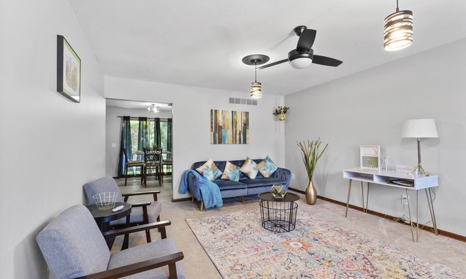 Sterling Heights House | Vibrant Home Near Beaumont Troy, Henry Ford Hospital & GM