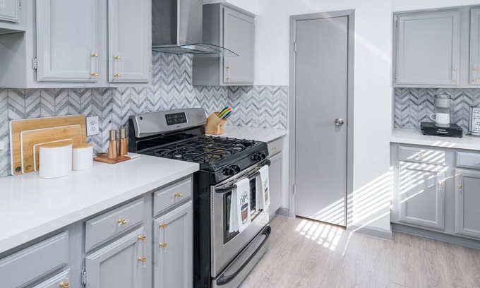 Pasadena House | VIBRANT Houston OASIS with private pool and patio, sleeps 8