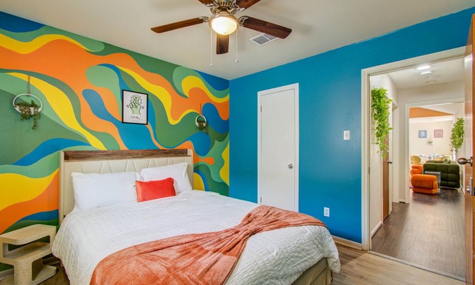 Woodlake - Briar Meadow House | Vibrant Hub: Central Location - Golf Stadiums
