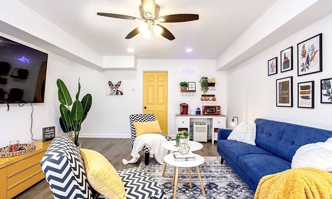 Lawrenceville House | ⚡️Vibrant Moderne Basement Suite w/Private Driveway ⚡️