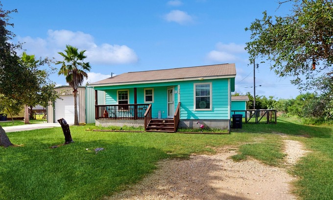 Rockport House | Vibrant sea-loving house with patio, AC & W/D - near Goose Island State Park