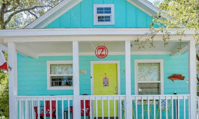 Rockport Cottage | Vibrant Spot! Kids Luv Queen Bunkbed, Pool, Dog OK