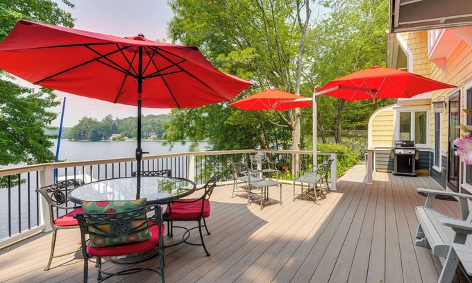 Sterling House | Vibrant Sterling Lakefront Lodge w/Kayaks