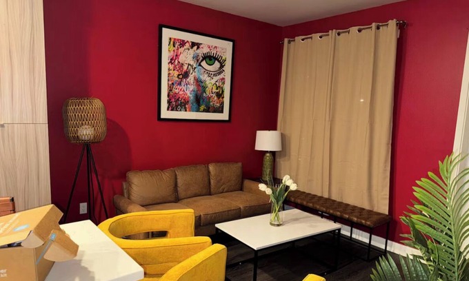 Glendale Apartment | Vibrant Unit in The Griffith