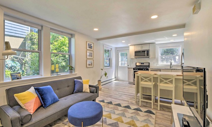 Winthrop Apartment | Vibrant Winthrop Apartment - Close to Ocean!