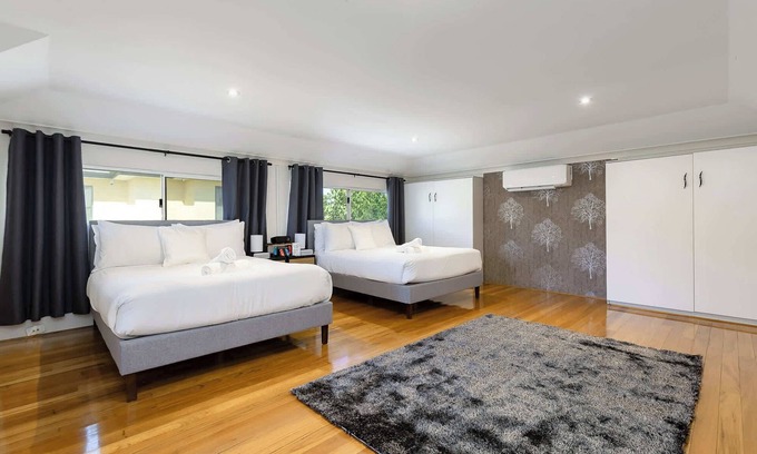 Victoria Park House | Vic Park Home close to Crown
