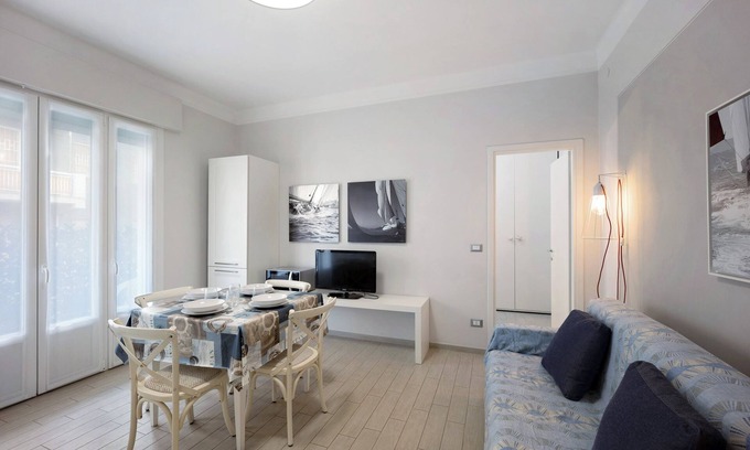 Diano Marina Apartment | 'Victoria Apartments Acquarius' with Balcony, A/C & Wi-Fi