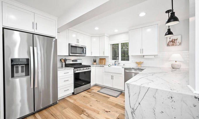 South Laguna Apartment | Victoria Beach Escape w/Outdoor Fire-Pit