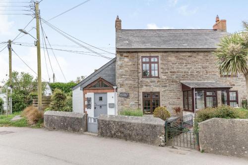 St. Newlyn East House | Victoria Cottage