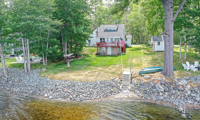 Eddington Cabin | Victoria Cottage on Chemo Pond, Dogs Welcome