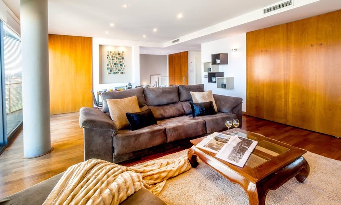Provencals del Poblenou Apartment | Victoria Diagonal Mar 2: Luxury Duplex Touristic Apartment Near the Beach