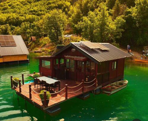 Bajina Basta House | Victoria lake house