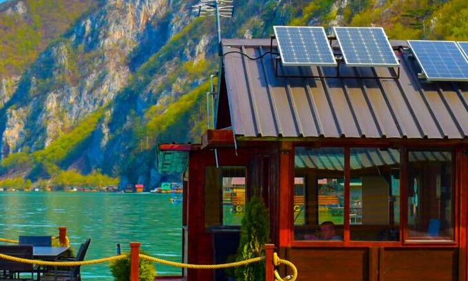 Perucac Cottage | VICTORIA RICH - lake house FREE Mini-bar & Sup boards