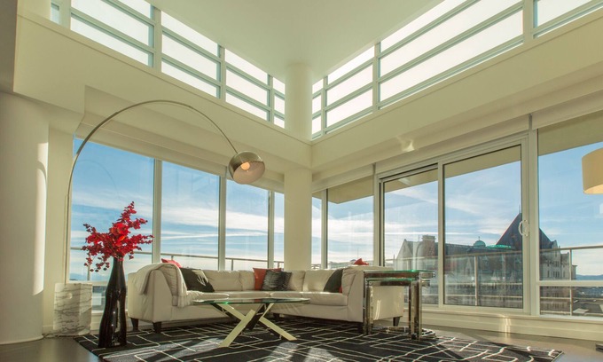 Inner Harbour Condo | Victoria's Falls-Large, Luxurious Suite with Olympic and Harbour Views, Seasonal Pool and AC