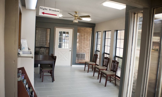 Nacogdoches Hotel | Victorian Inn & Suites
