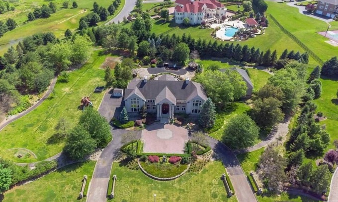 Wickatunk Resort | Victorian Mansion/indoor basketball,hockey court