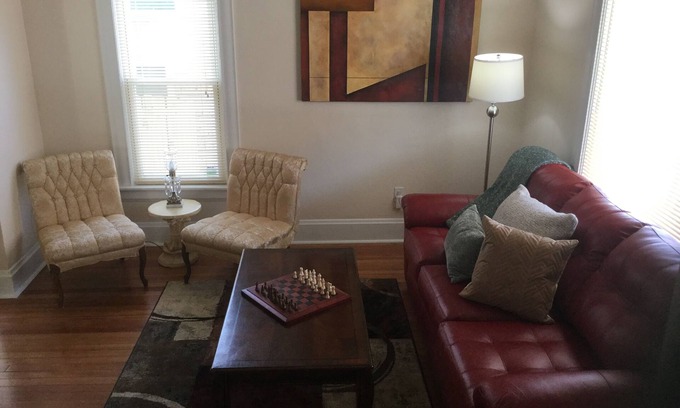 Kenosha House | Victorian! Professionally Cleaned, Self Check In - Sleeps 10