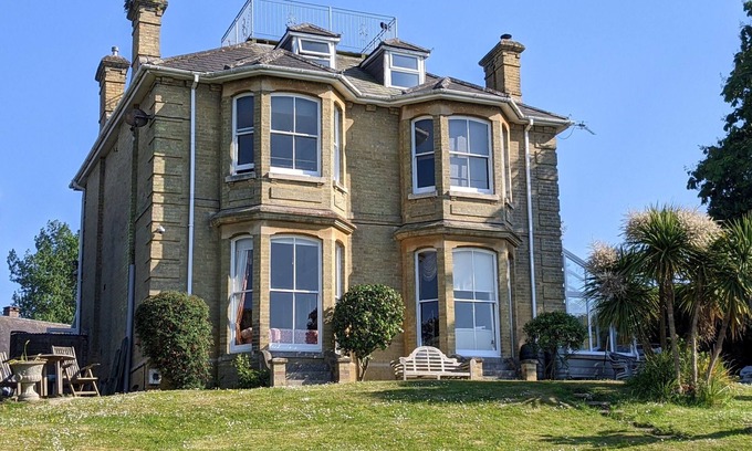 Cowes House | Victorian Villa character 6 bedroom detached home