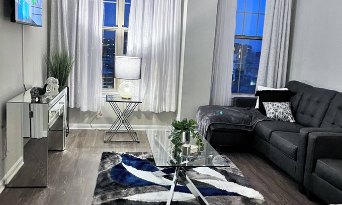 Downtown Baltimore Apartment | Victory Penthouse Retreat – Modern 2BED/2BATH