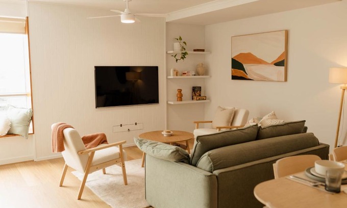 Newcastle West Apartment | Vida Central - 2 bed, 1.5 bath w parking, gym & pool