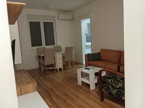 Sremska Mitrovica Apartment | Vida