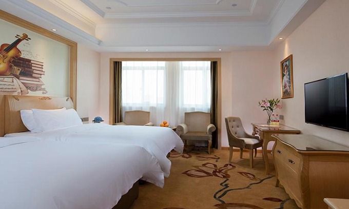 Gangkou District Hotel | Vienna International Hotel (Fangchenggang Administration Center High-speed Railway Station branch)