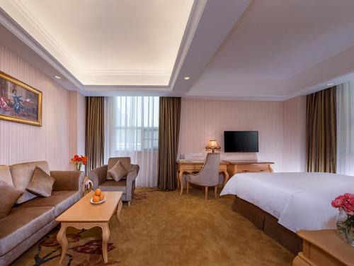 Longhua District Hotel | Vienna International Hotel Shenzhen Longhua Center