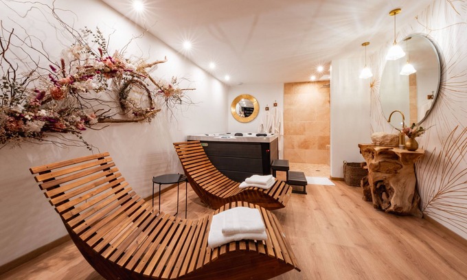 Romorantin-Lanthenay House | Viens on S'aime - Suite Avec Jacuzzi et Sauna Privatifs en Sologne