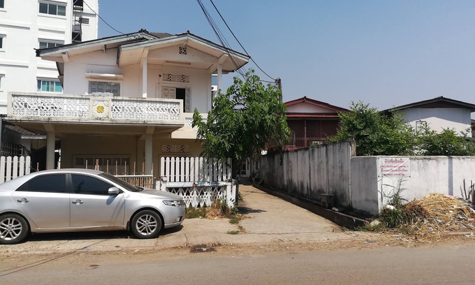 Vientiane House | Vientiane capital, 4mins walk to Patuxay &Shopping