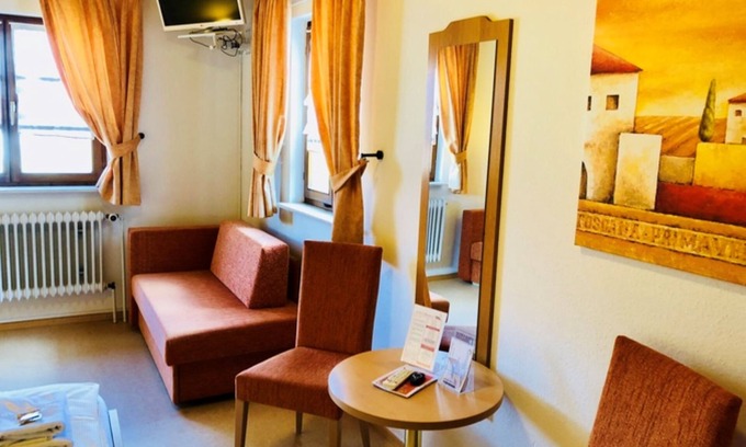 Rheinhausen Apartment | Vierbettzimmer mit Dusche und WC