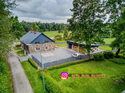 Markalne Hotel | Viesu māja Vālodzes