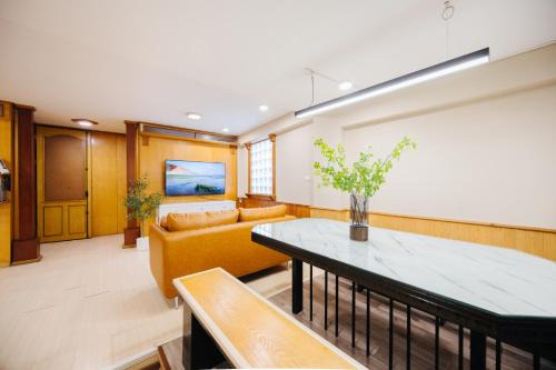 Hang Bai Apartment | VietHOME - 501 The Wood - 2 bedrooms