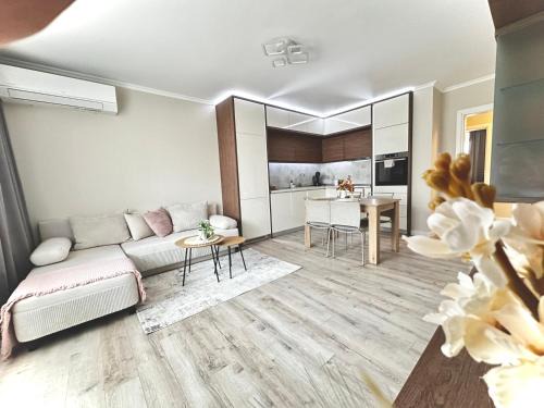 Petrich Apartment | View