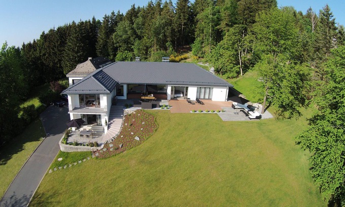 Schauenstein Apartment | View & Garden Villa Schauenstein