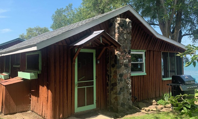 Port Hope Cottage | View glorious sunrises and sunsets from this cozy cabin right on Lake Huron! π