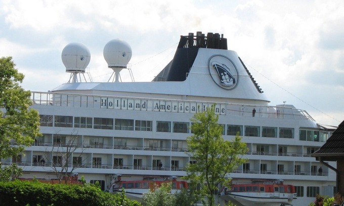 Sehestedt Apartment | View of large ships, W-Lan, garden, 3*star, handicapped accessible